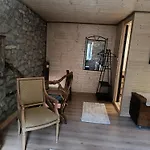 Au Loupus Bed & Breakfast 3*