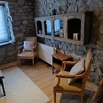 Au Loupus Bed & Breakfast 3*