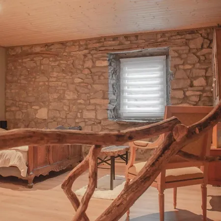 Au Loupus Bed and Breakfast