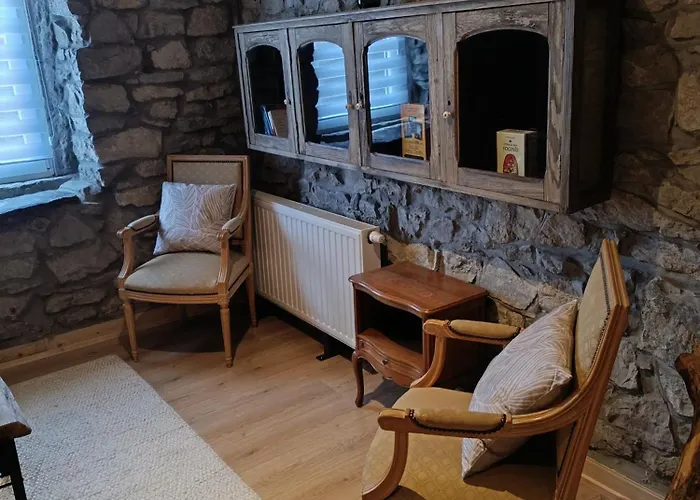 Au Loupus فندق مبيت وإفطار 3*